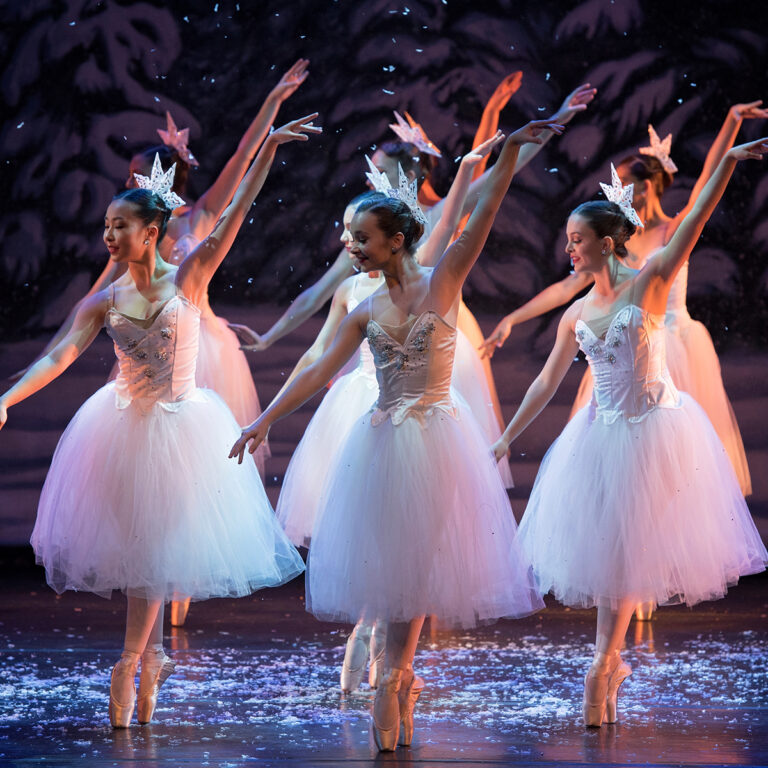 Nutcracker "Snow" performance live
