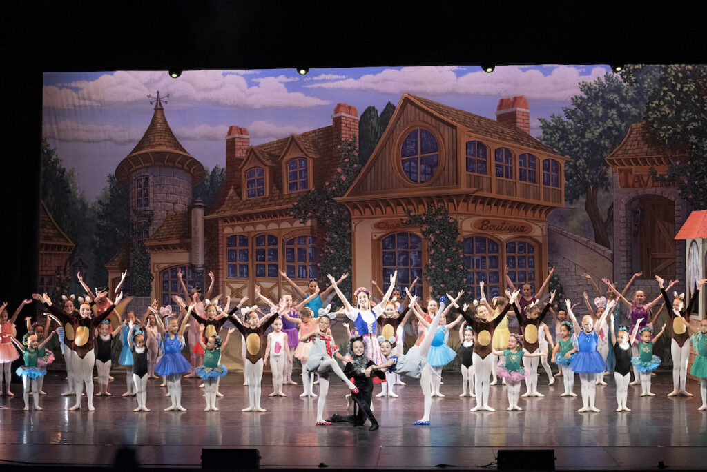 Copelia Performance live- group finale photo